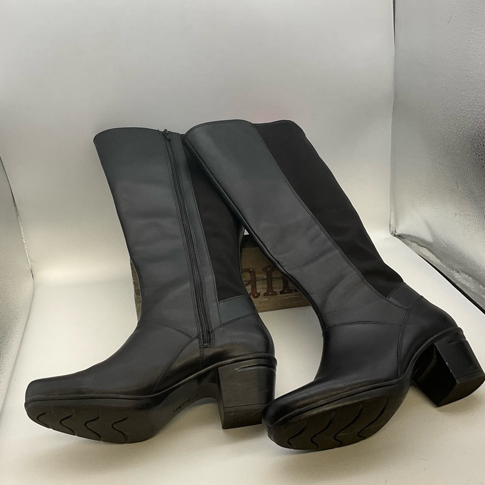 Clarks Black Leather Knee- High Boots with Zipper - Picture 3 of 6